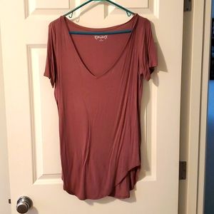 Casual short-sleeve maroon shirt